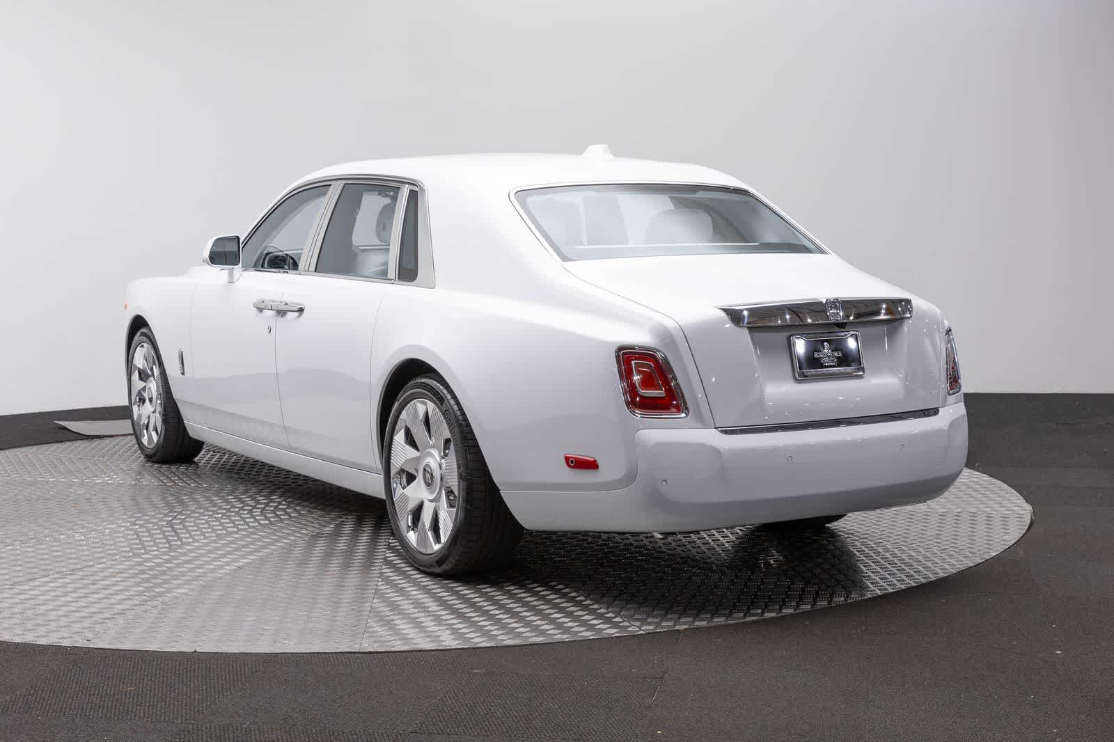 2027 Rolls-Royce Phantom 