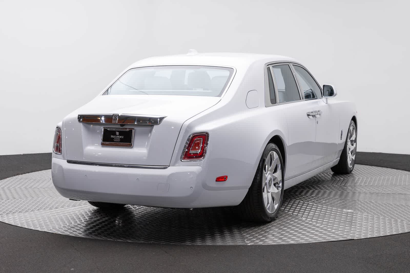 2027 Rolls-Royce Phantom 