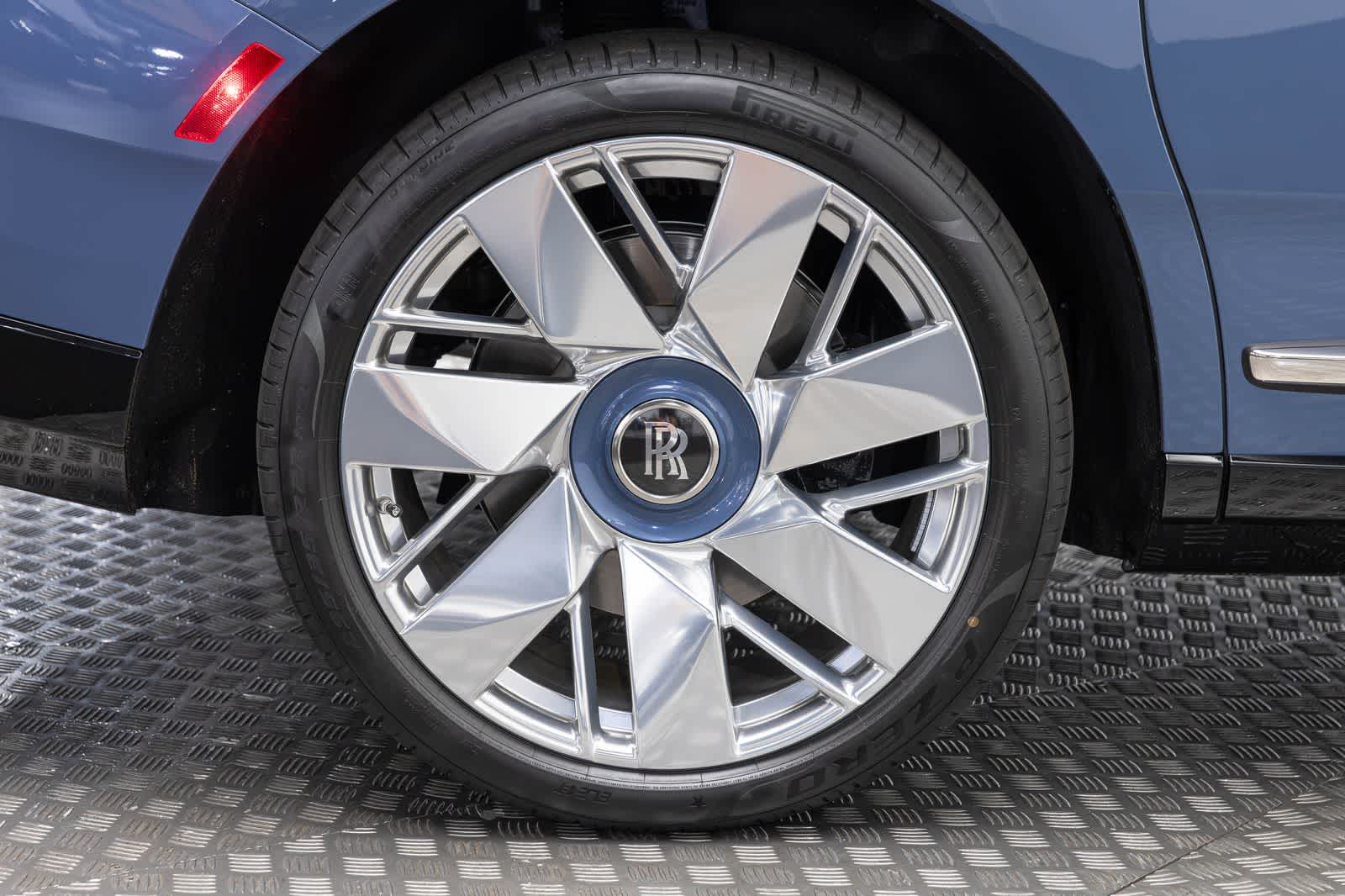 2027 Rolls-Royce Cullinan 