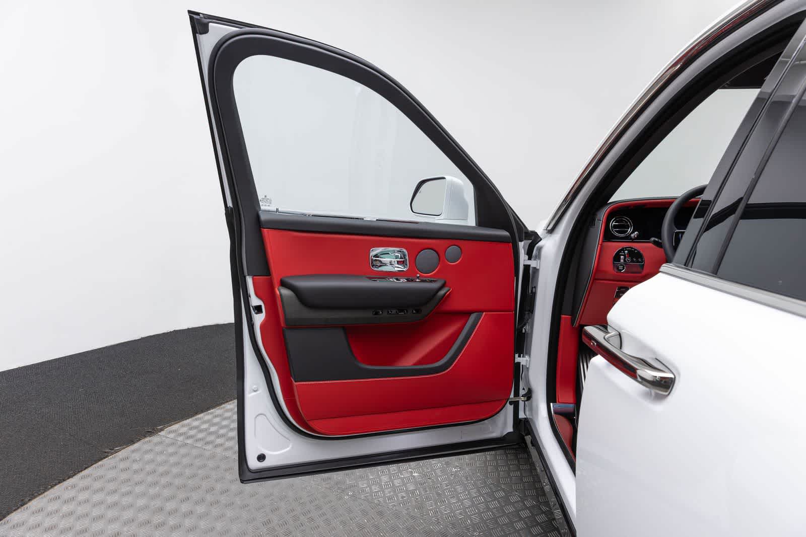 2027 Rolls-Royce Cullinan 