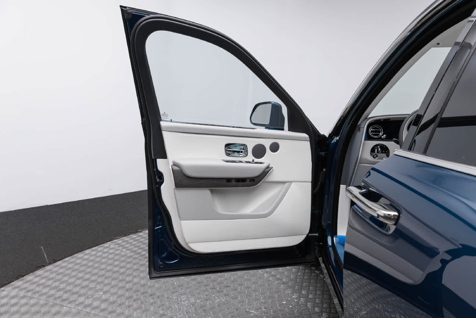 2027 Rolls-Royce Cullinan 