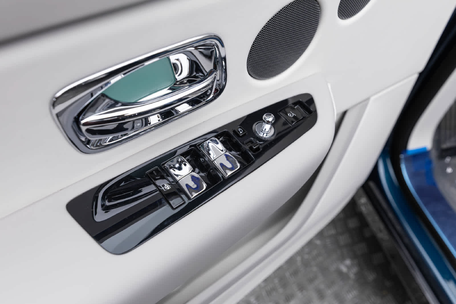 2027 Rolls-Royce Cullinan 