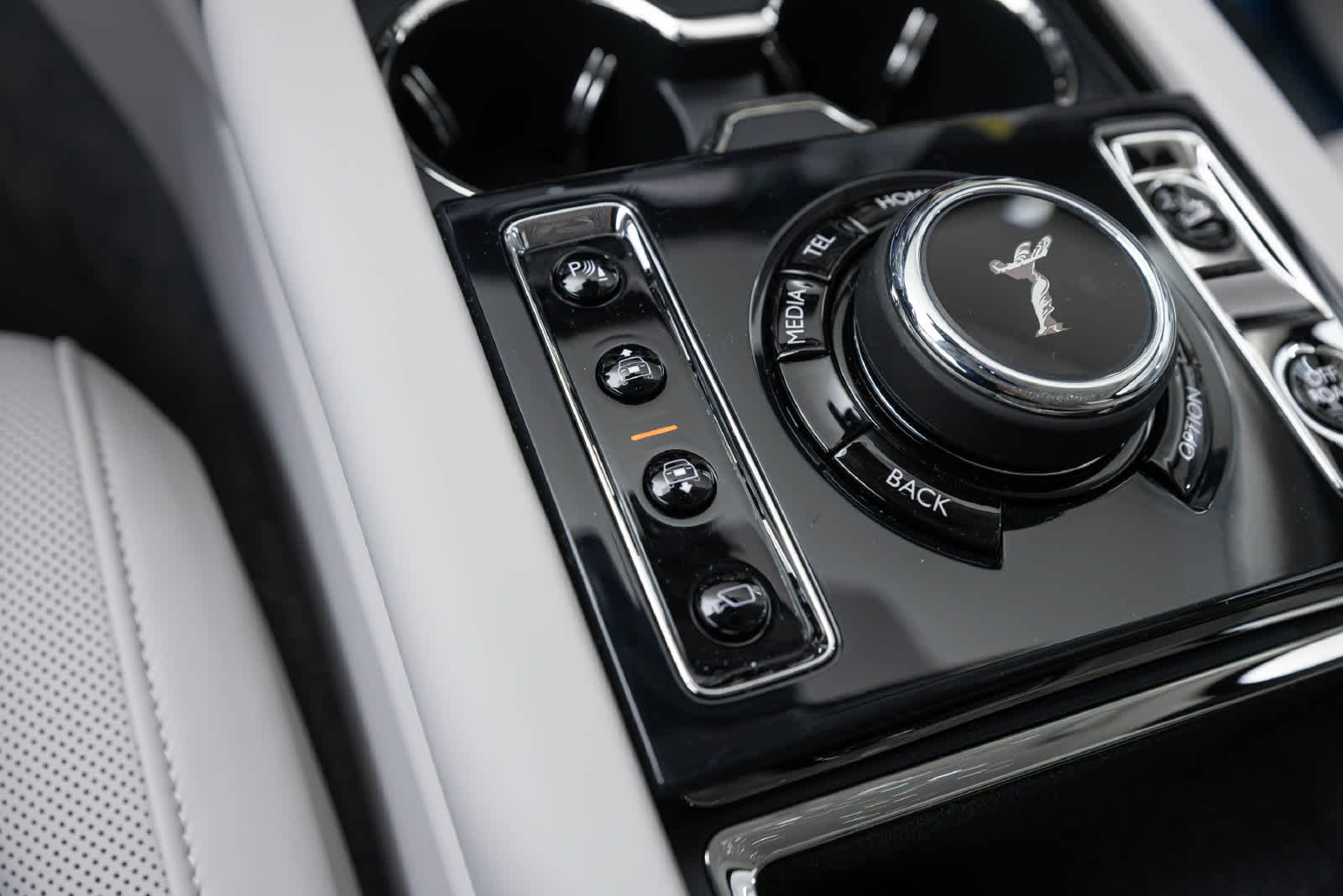 2027 Rolls-Royce Cullinan 