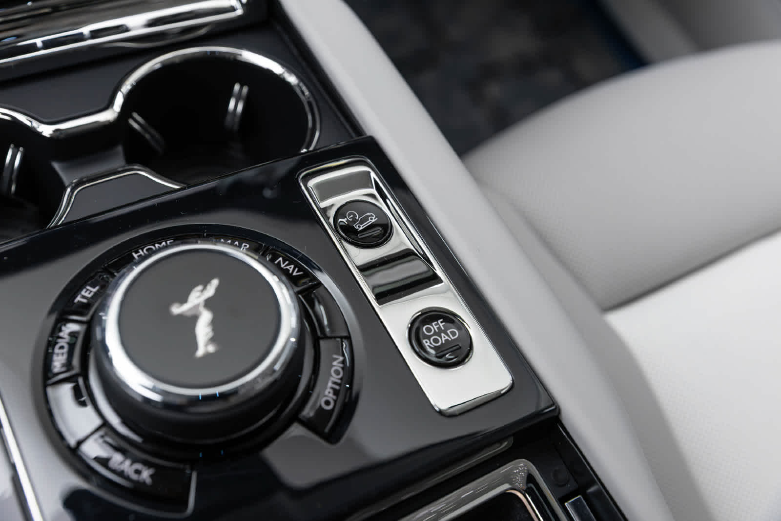 2027 Rolls-Royce Cullinan 