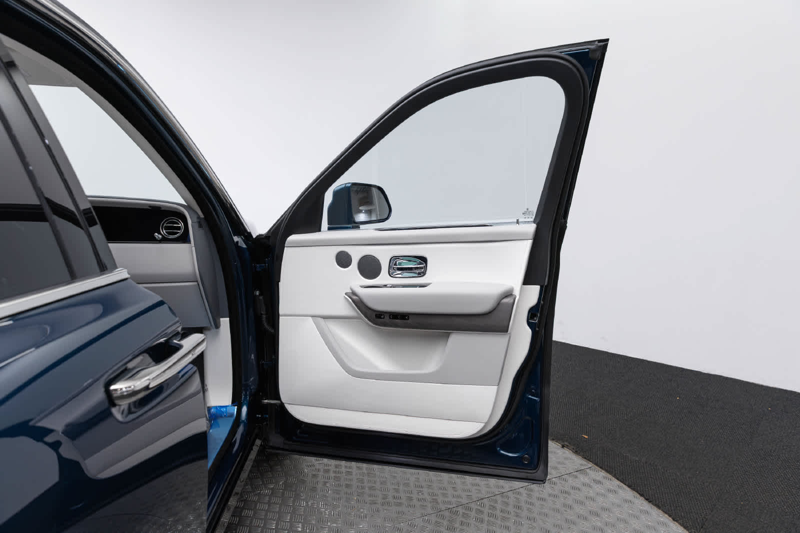 2027 Rolls-Royce Cullinan 