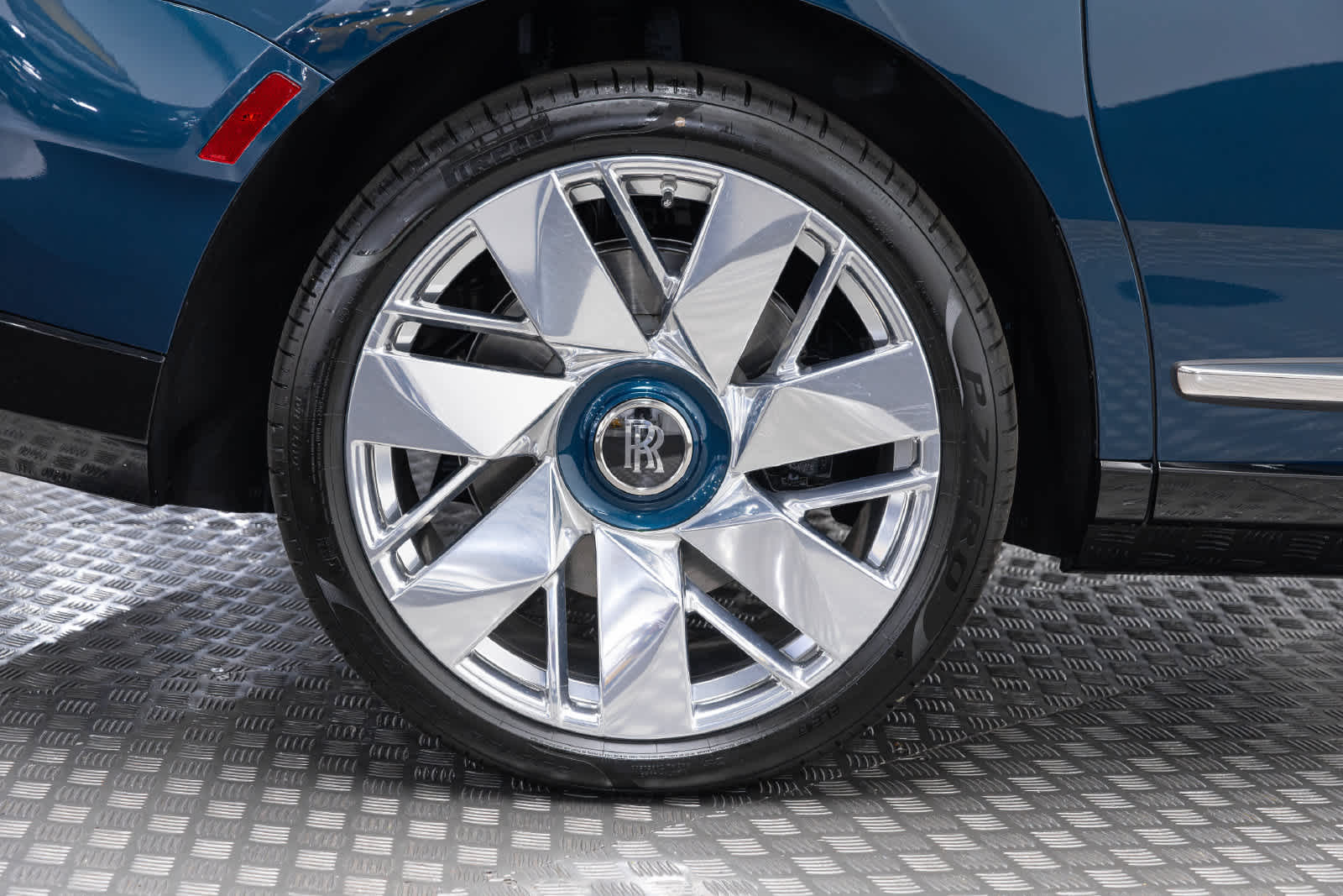 2027 Rolls-Royce Cullinan 