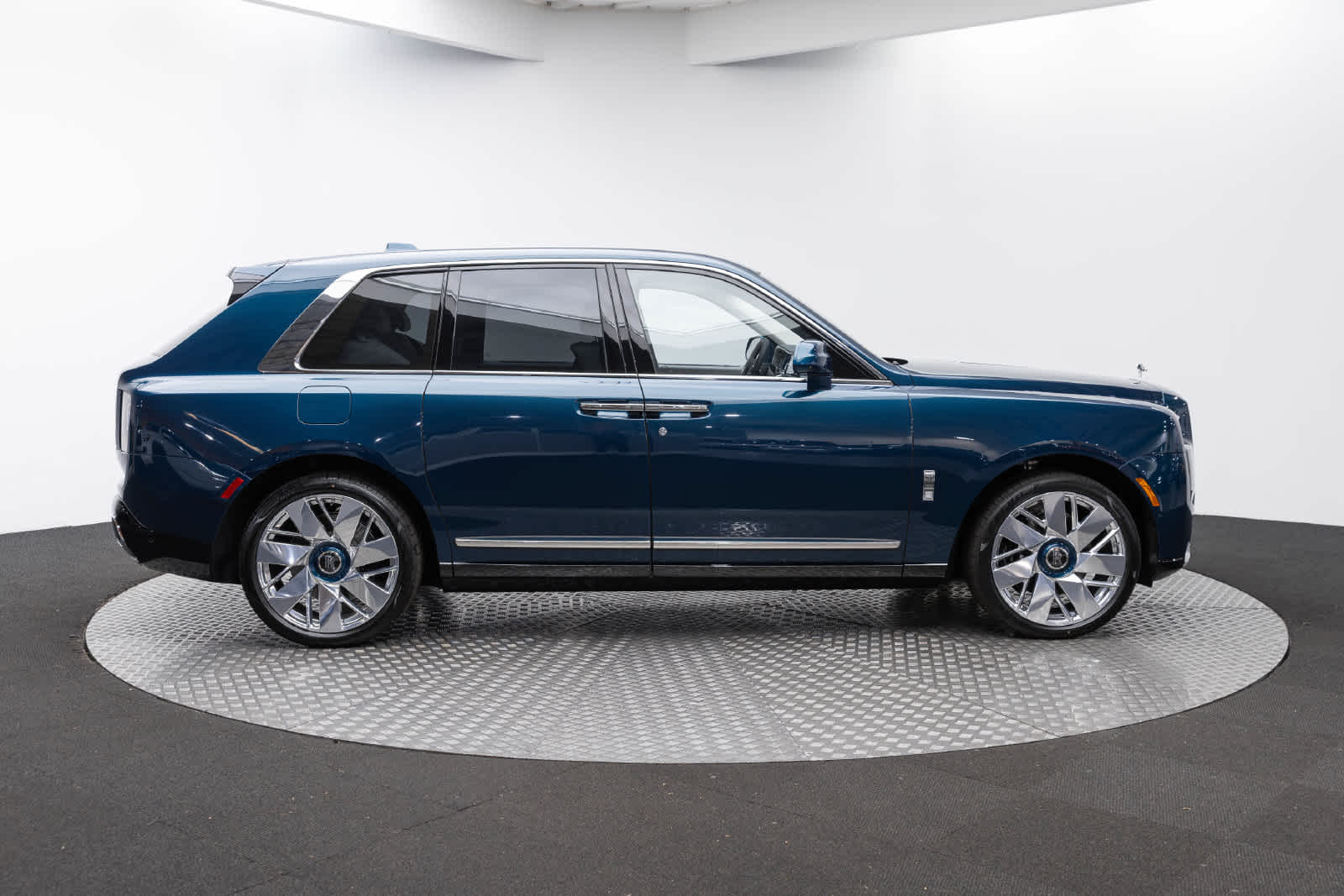 2027 Rolls-Royce Cullinan 