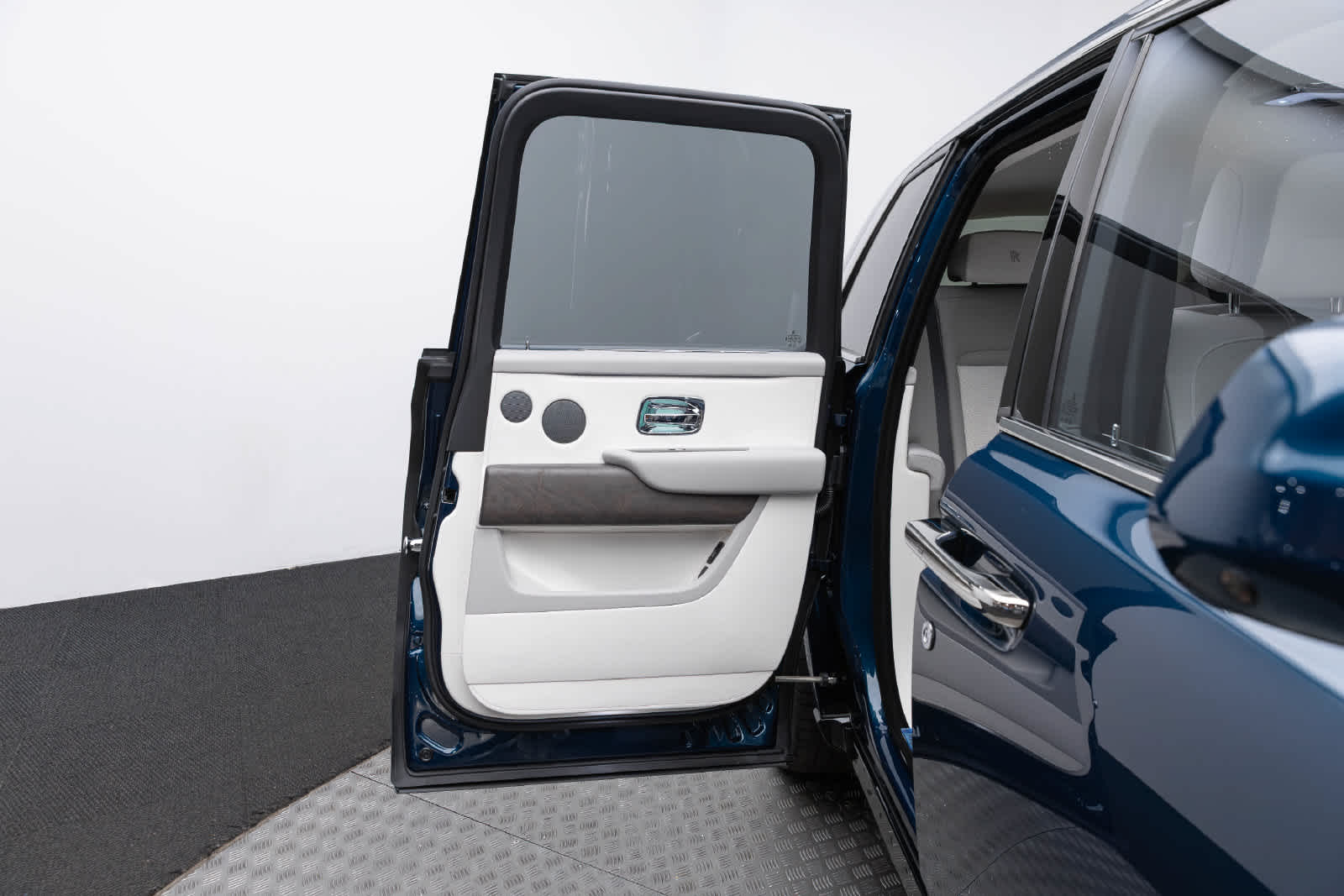2027 Rolls-Royce Cullinan 