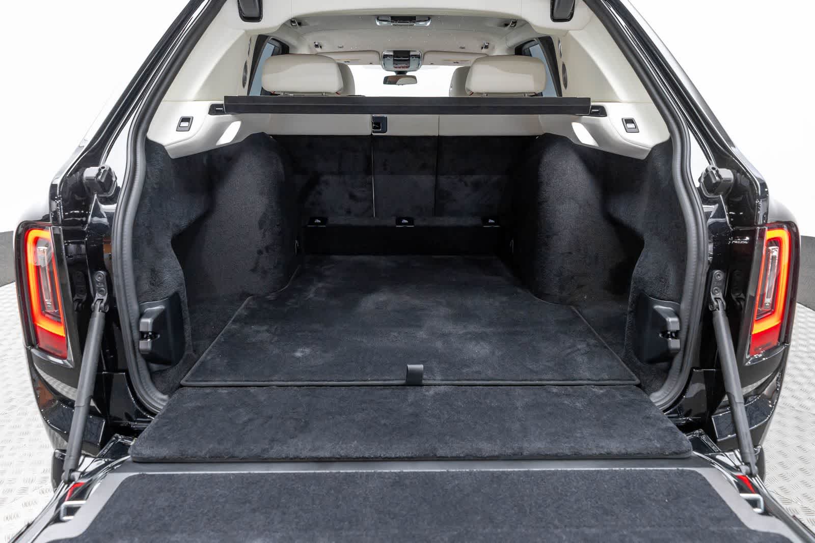 2027 Rolls-Royce Cullinan Black Badge