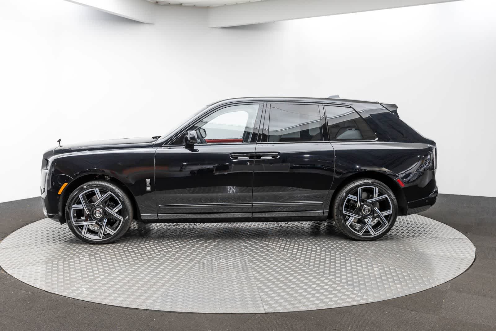 2027 Rolls-Royce Cullinan Black Badge