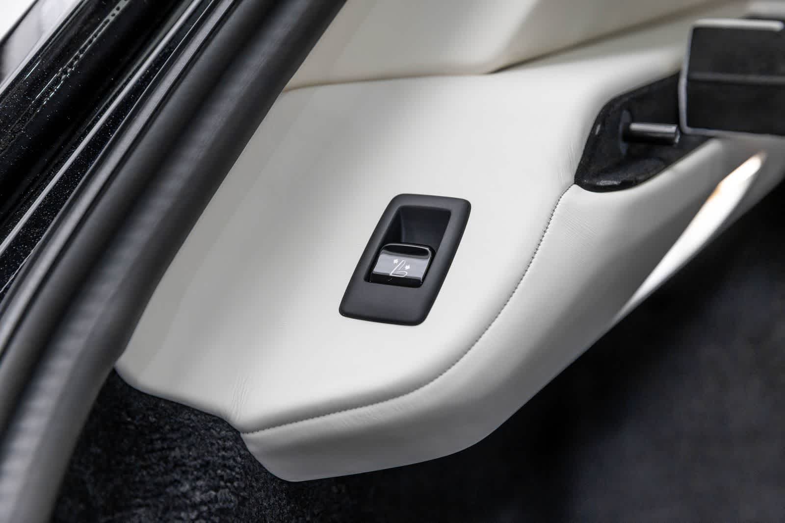 2027 Rolls-Royce Cullinan Black Badge
