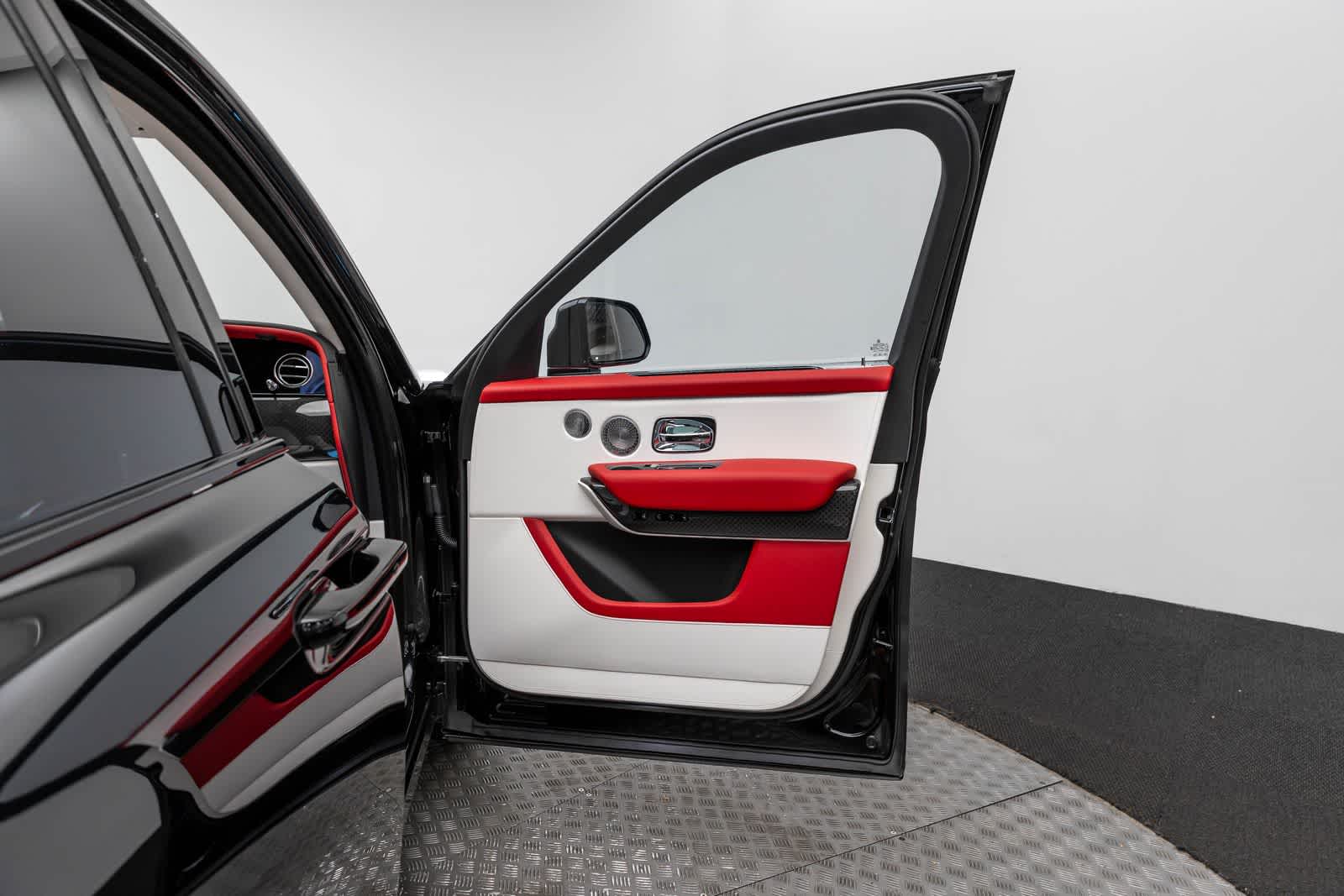 2027 Rolls-Royce Cullinan Black Badge