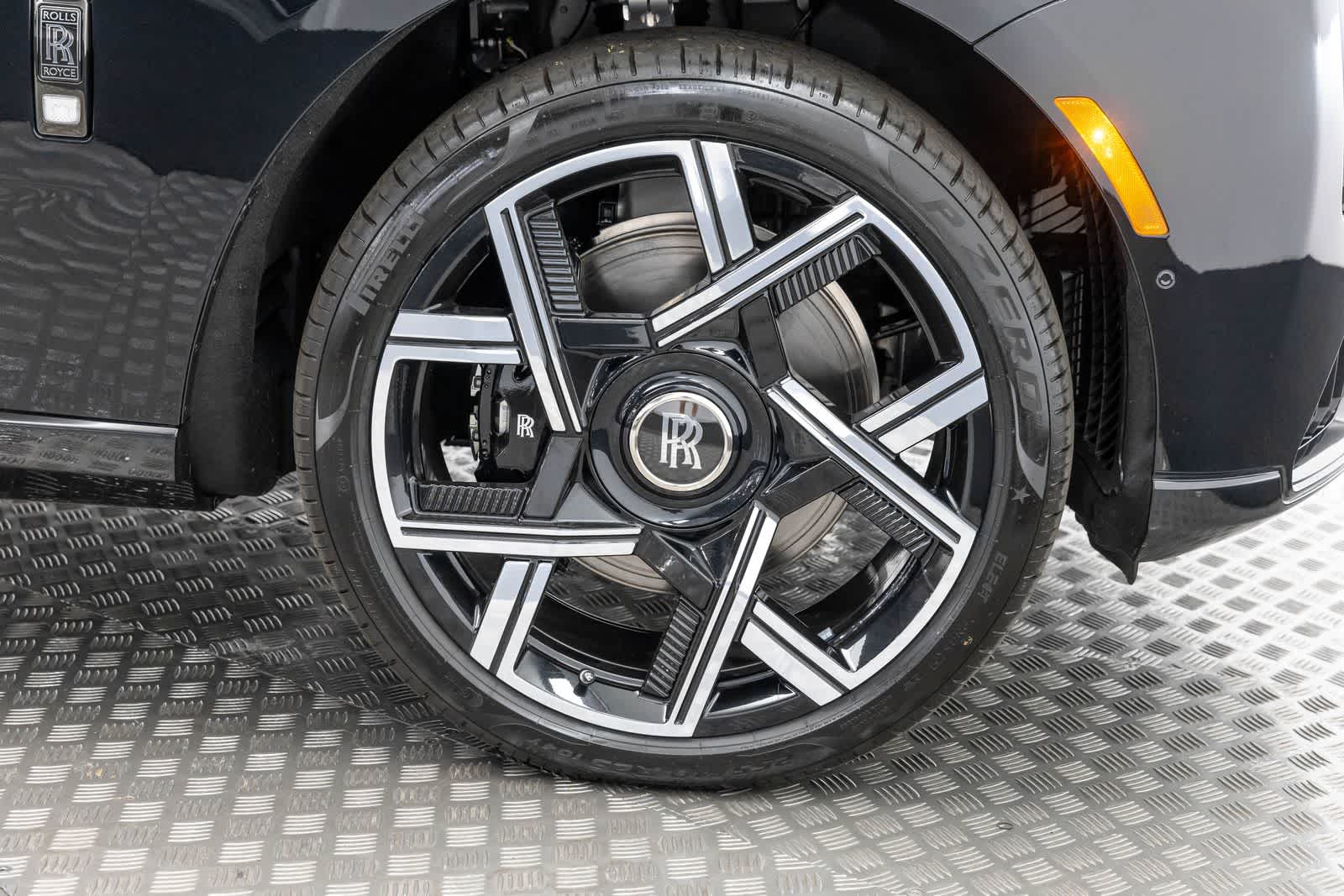 2027 Rolls-Royce Cullinan Black Badge