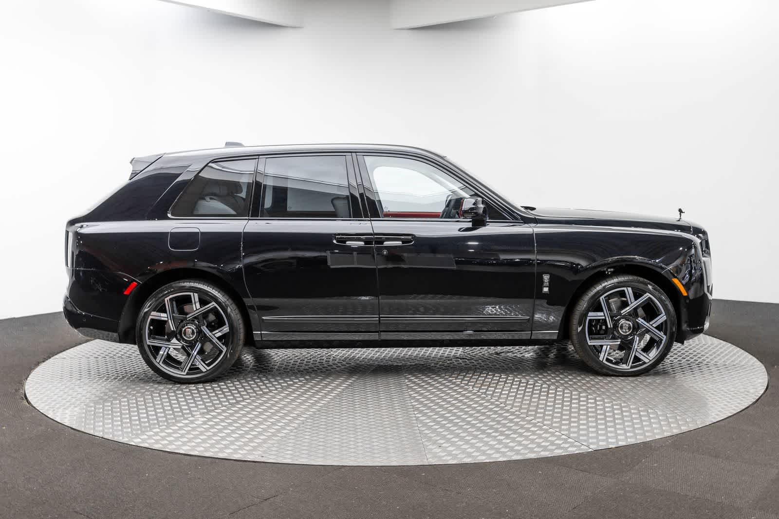2027 Rolls-Royce Cullinan Black Badge