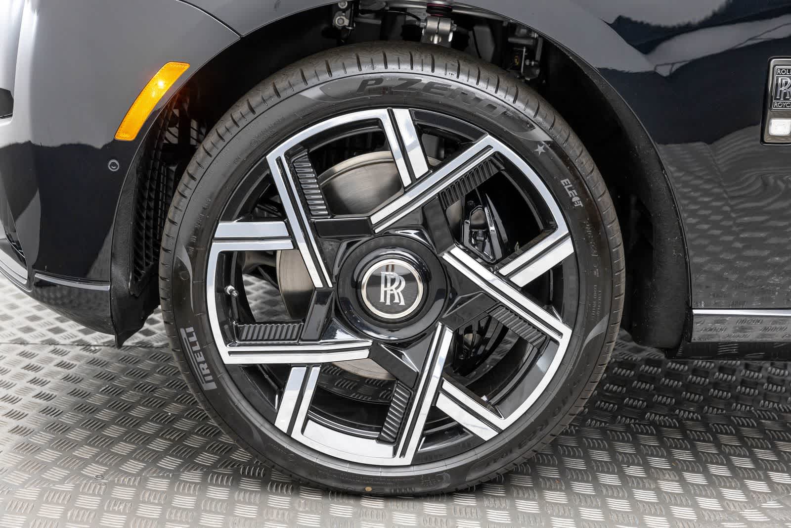 2027 Rolls-Royce Cullinan Black Badge