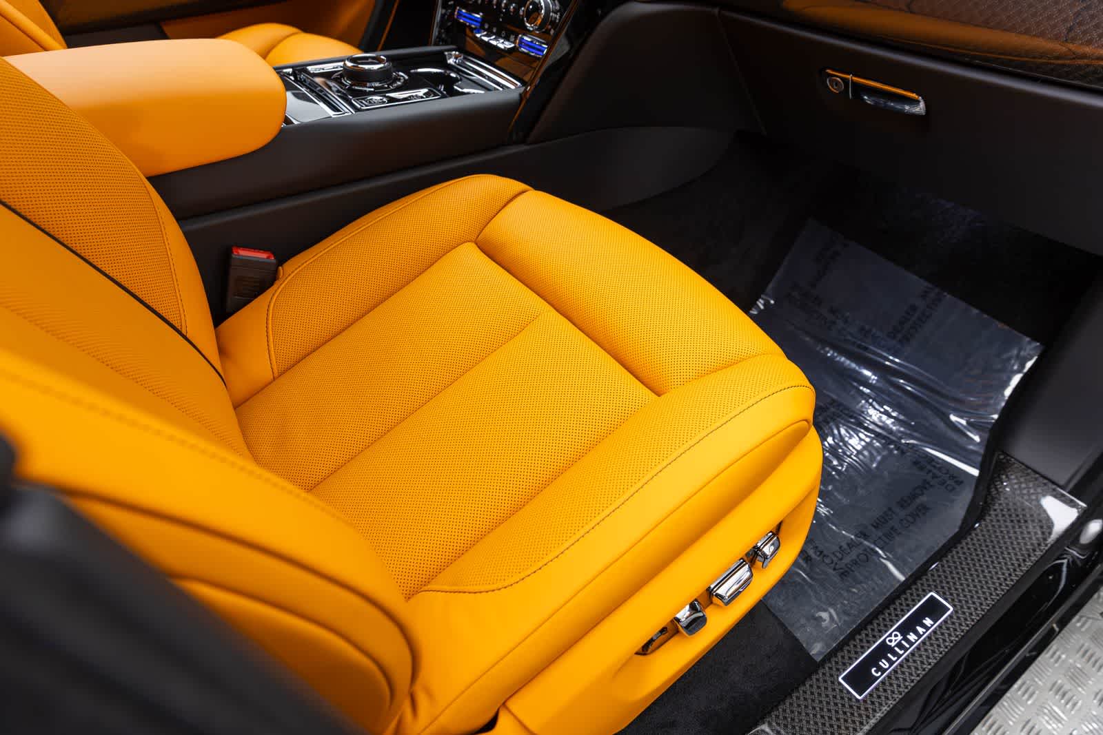 2027 Rolls-Royce Cullinan Black Badge