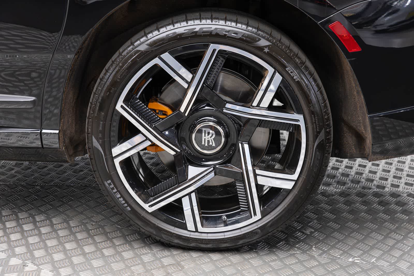 2027 Rolls-Royce Cullinan Black Badge