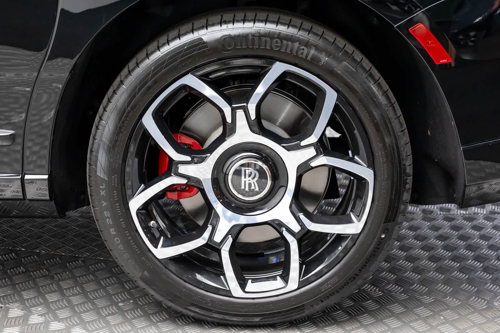 2027 Rolls-Royce Cullinan Black Badge