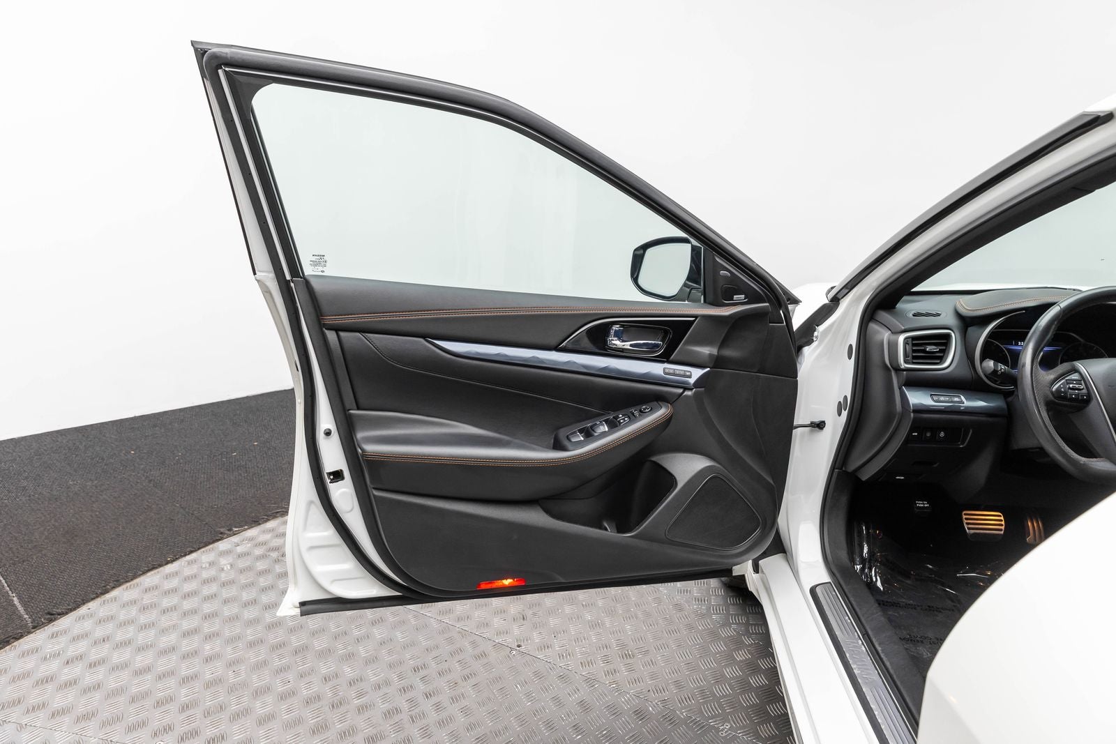 2021 Nissan Maxima SR