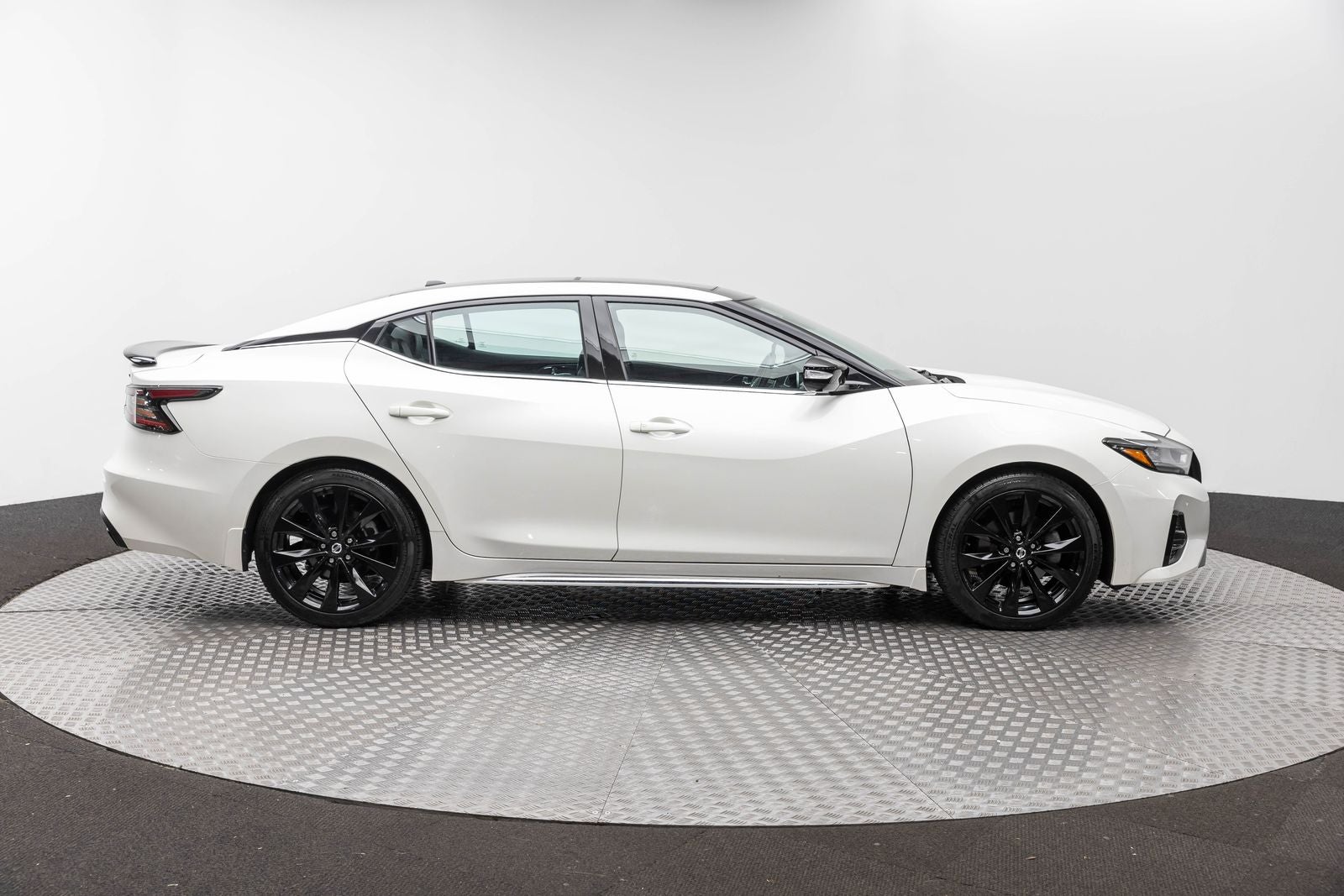 2021 Nissan Maxima SR