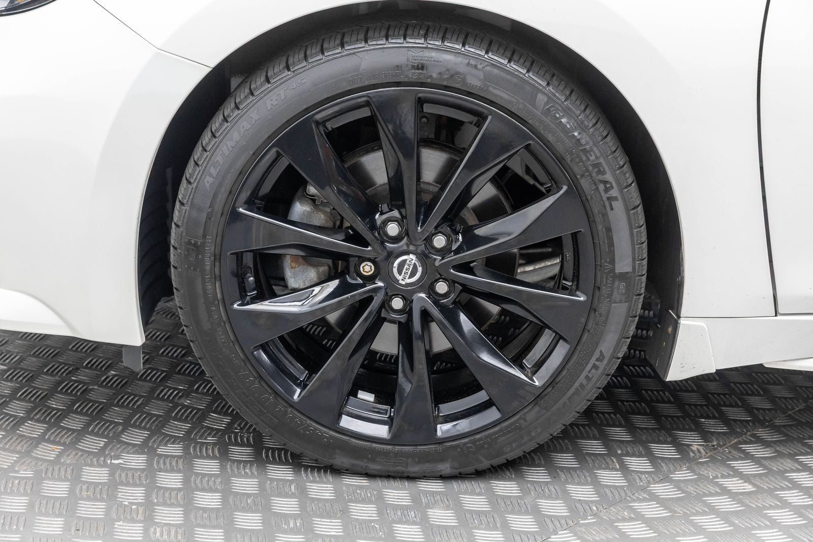 2021 Nissan Maxima SR