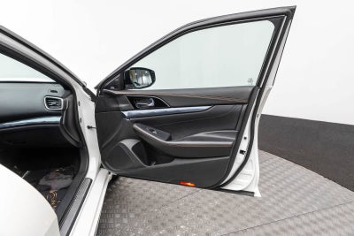 2021 Nissan Maxima SR