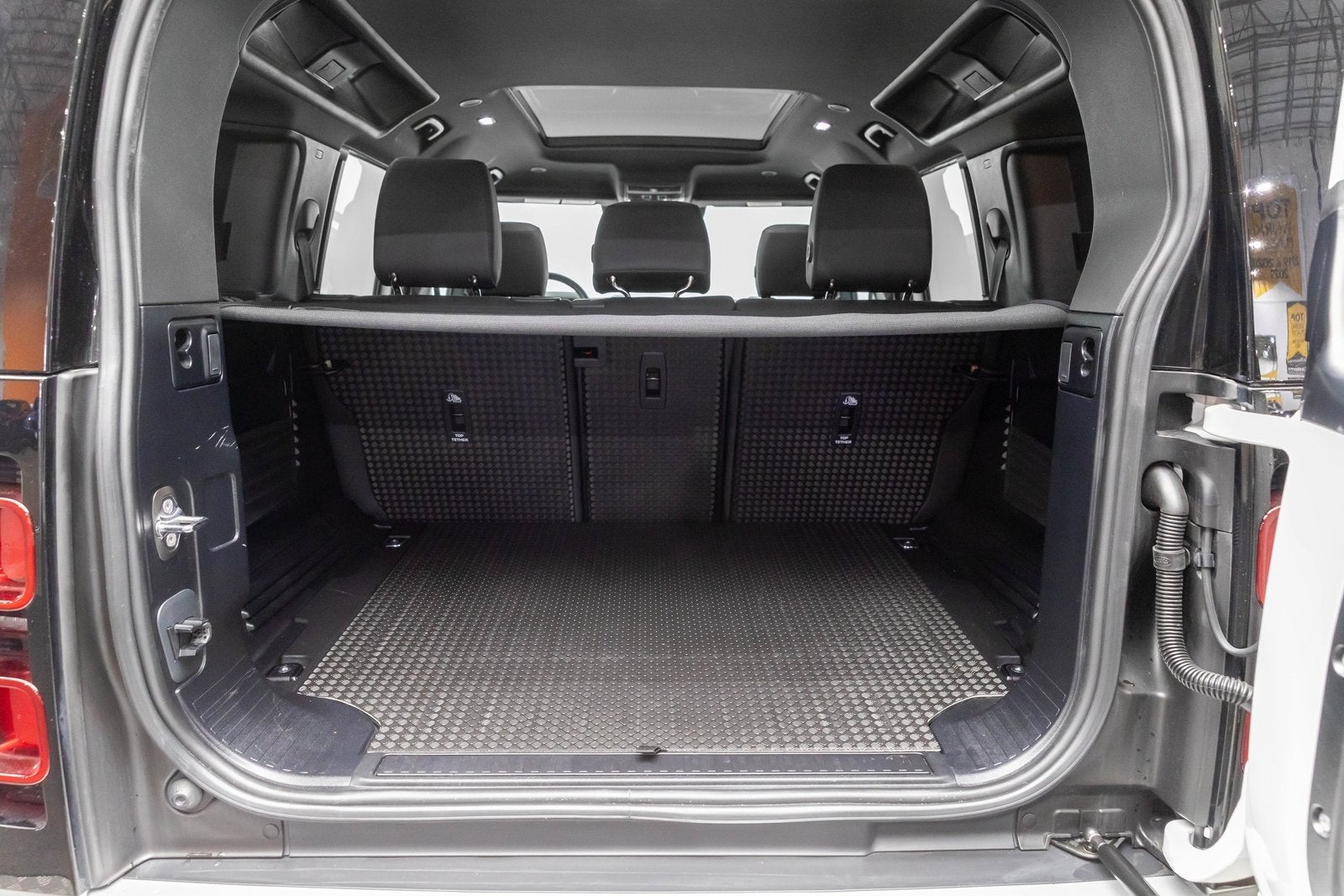 2025 Land Rover Defender S