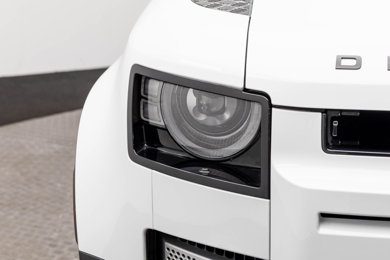 2025 Land Rover Defender S