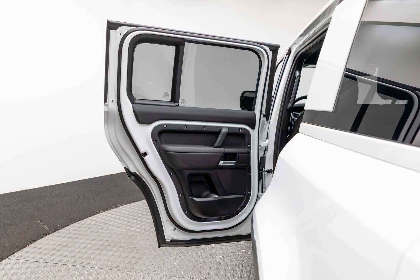 2025 Land Rover Defender S