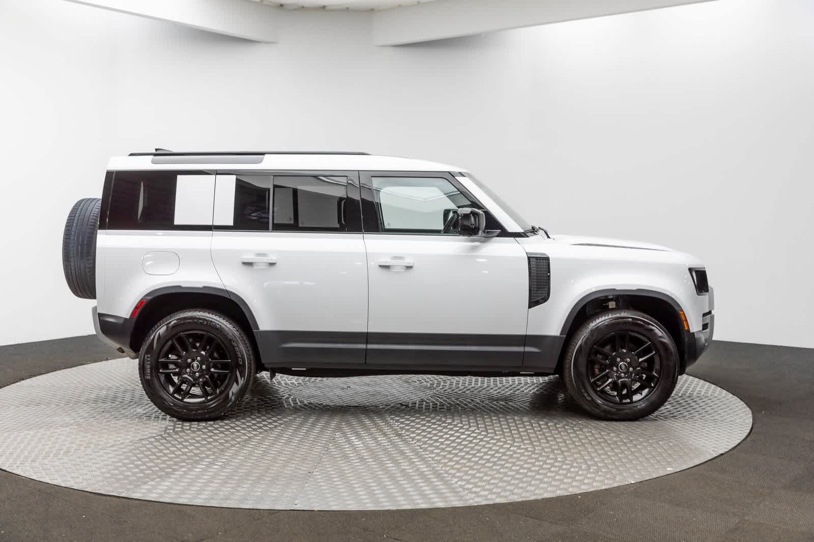 2025 Land Rover Defender S