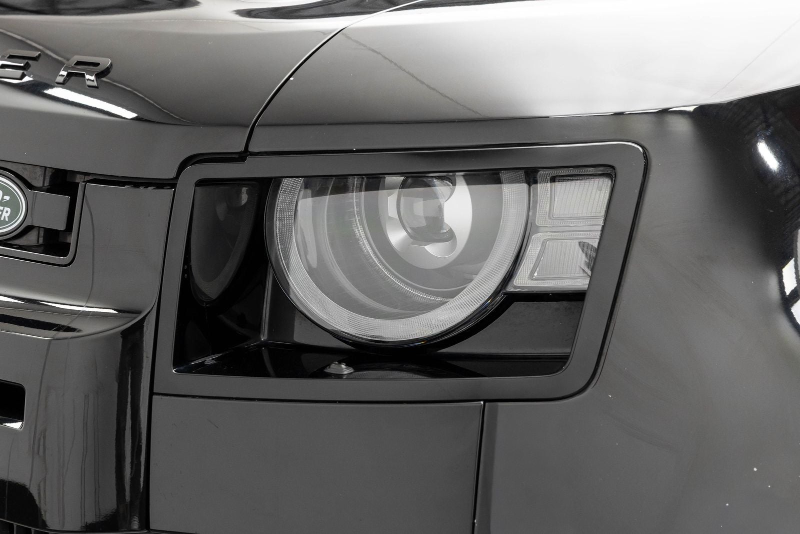 2025 Land Rover Defender S