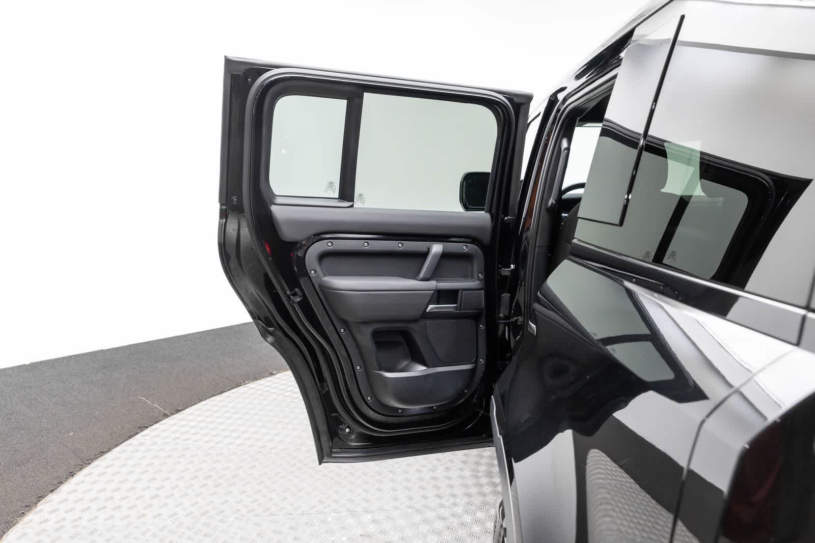 2025 Land Rover Defender S