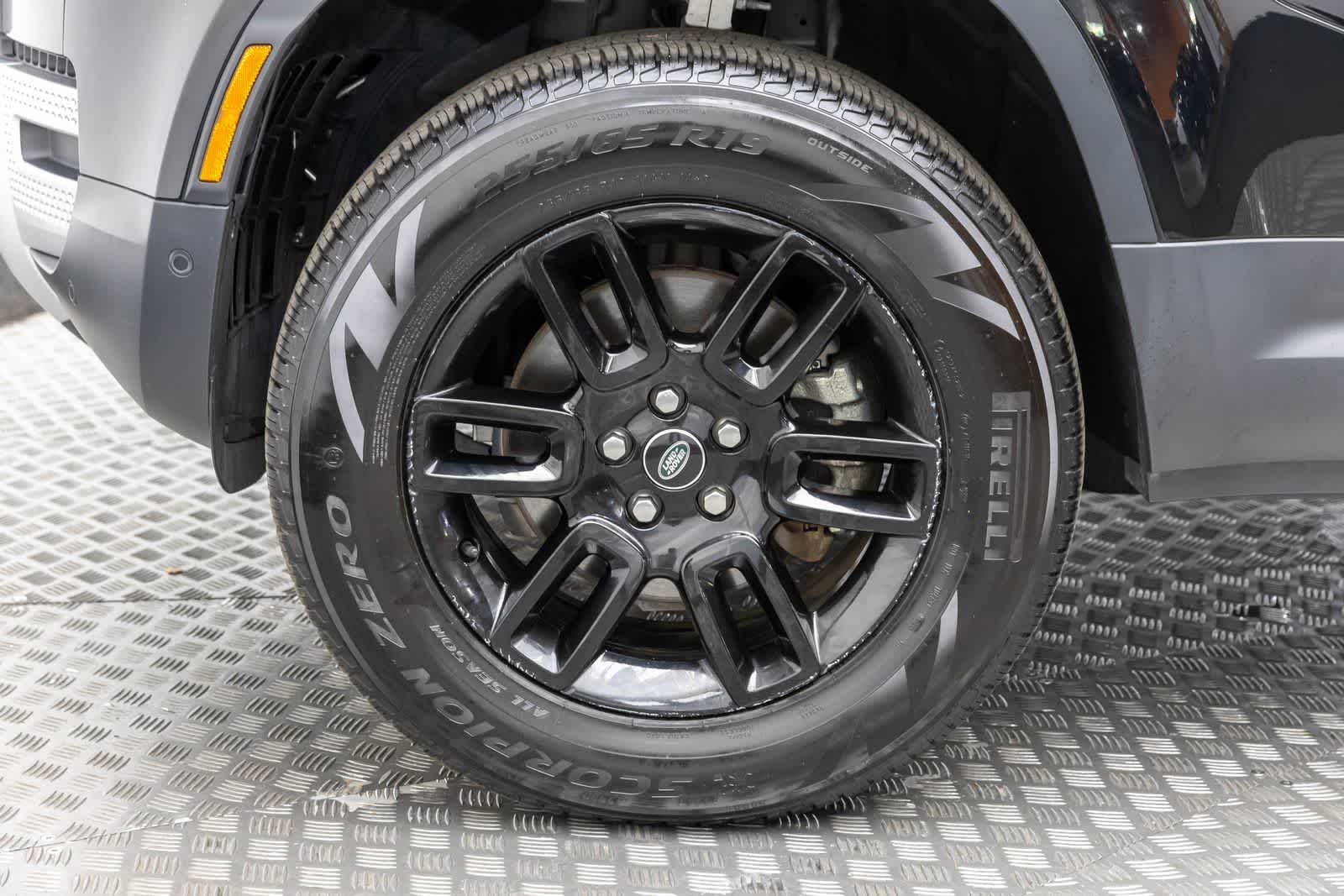 2025 Land Rover Defender S