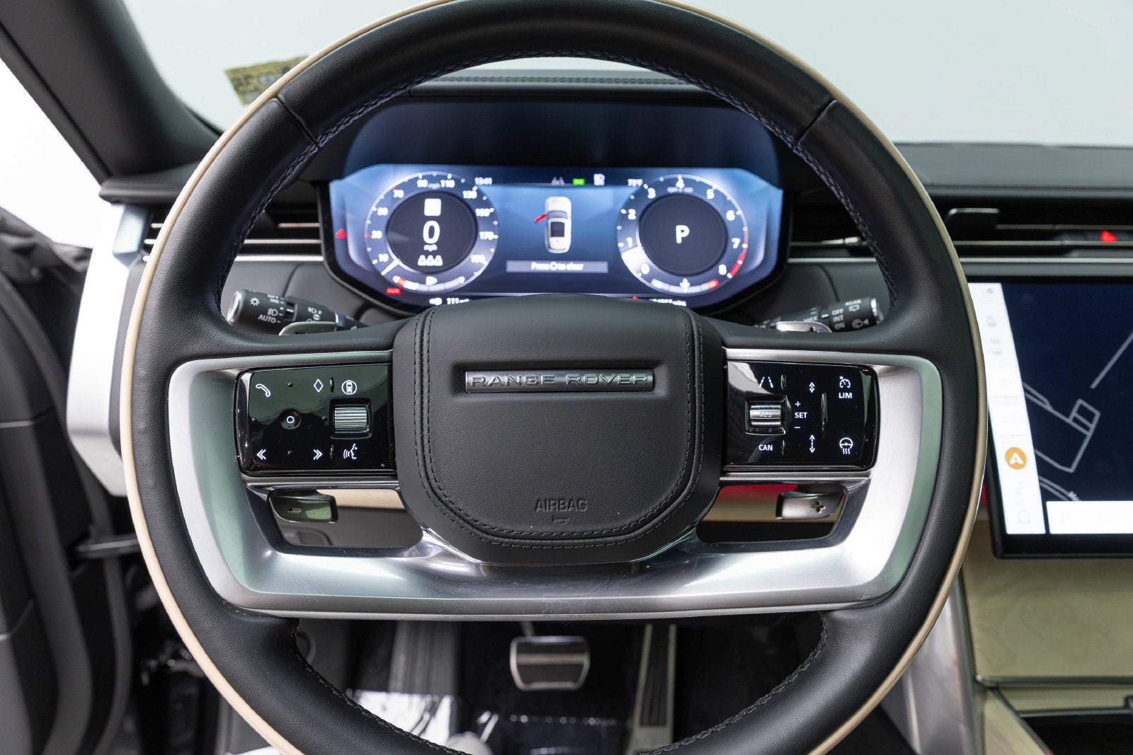2025 Land Rover Range Rover SV