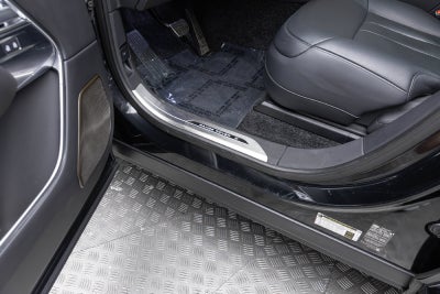 2025 Land Rover Range Rover SV