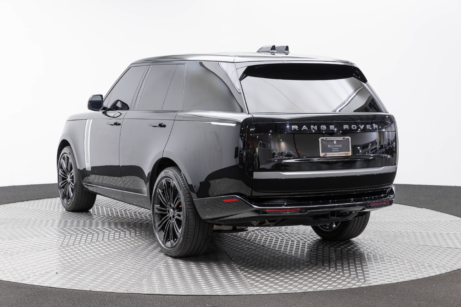 2025 Land Rover Range Rover SV