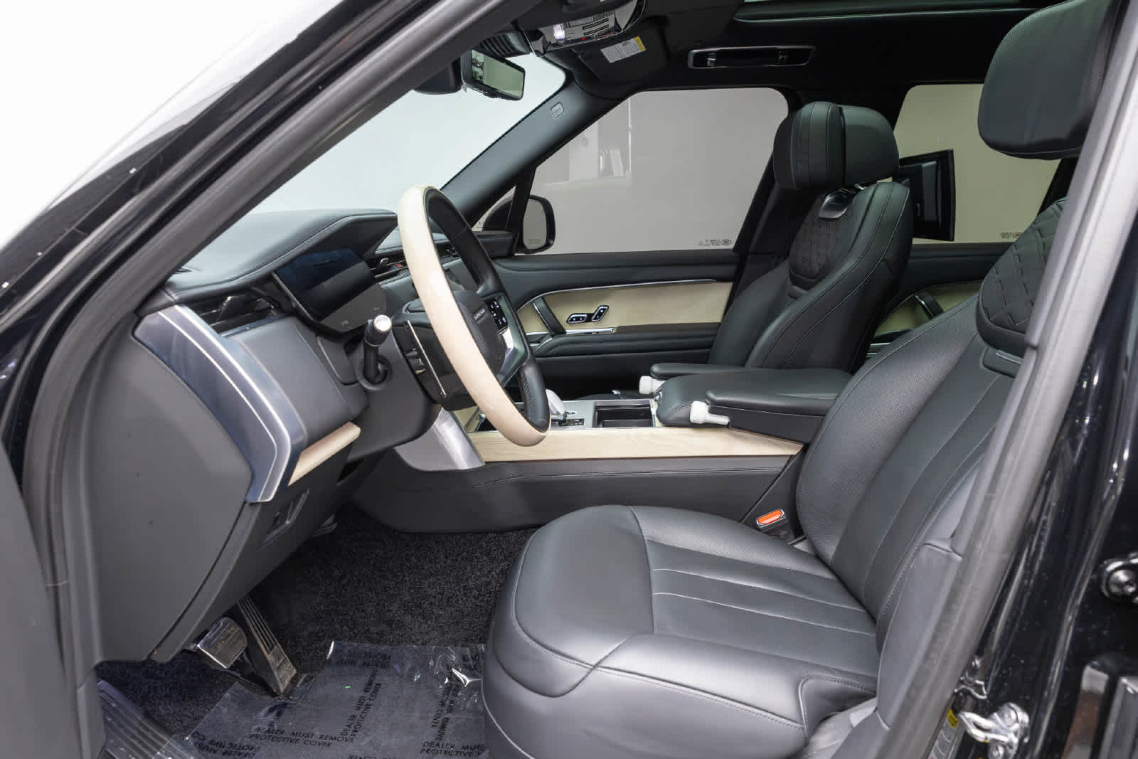 2025 Land Rover Range Rover SV