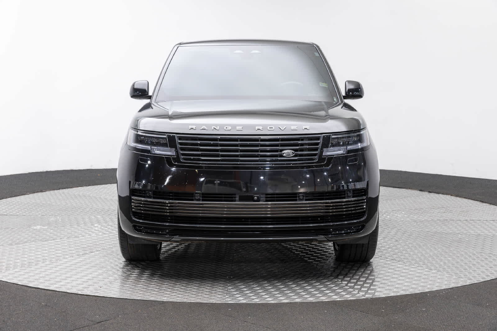 2025 Land Rover Range Rover SV