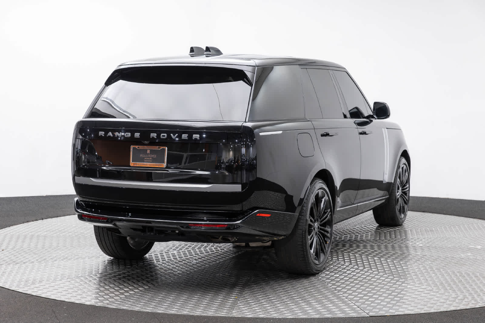 2025 Land Rover Range Rover SV