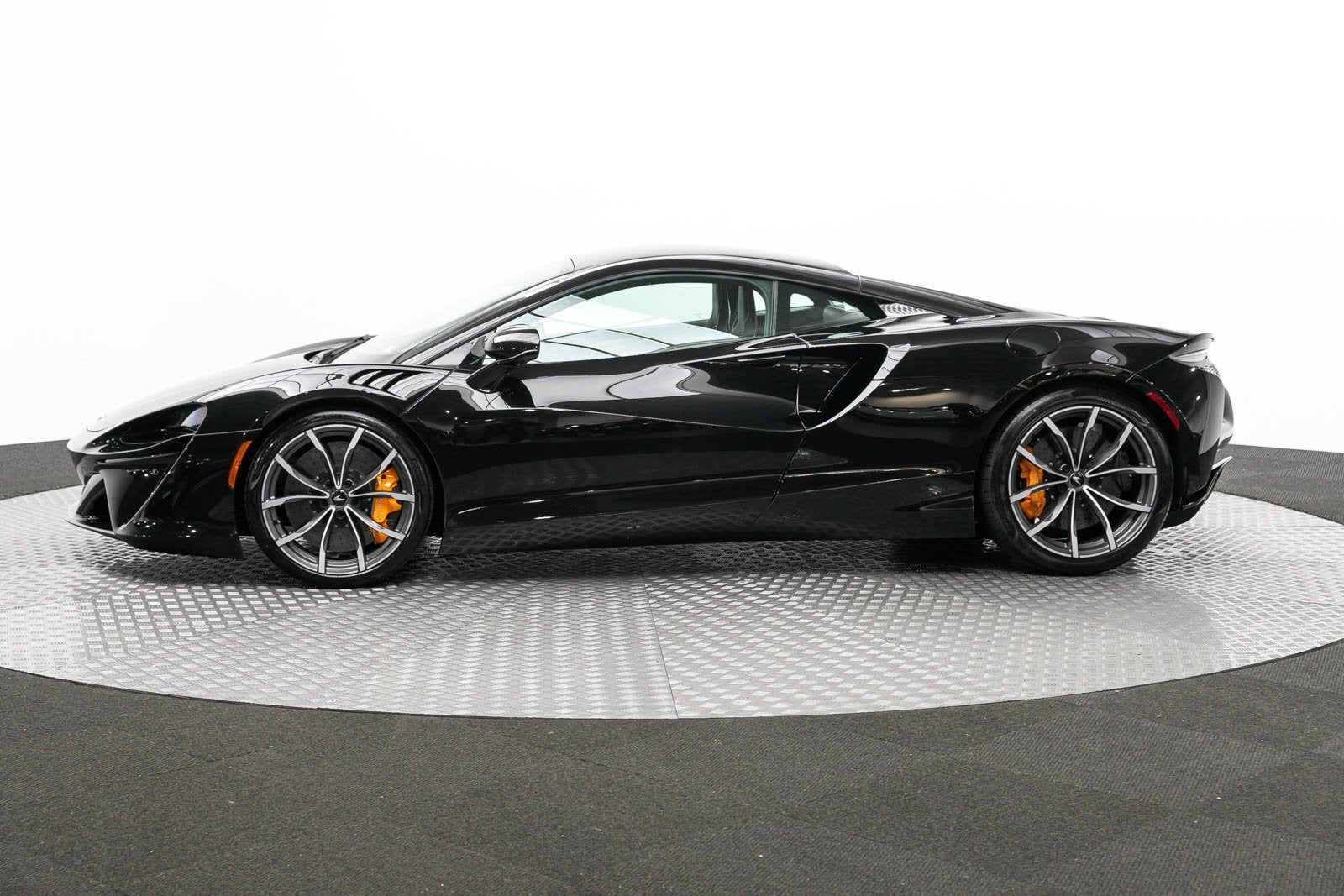 2023 McLaren Artura Coupe