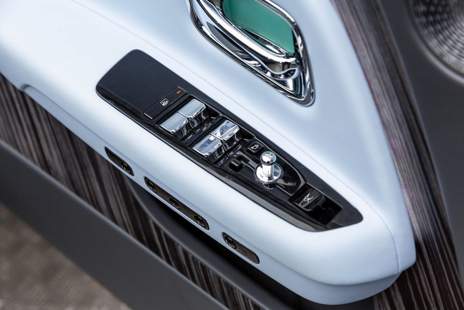 2024 Rolls-Royce Spectre Coupe