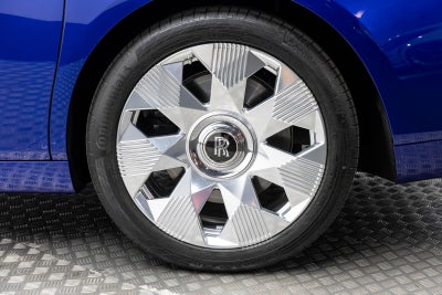 2023 Rolls-Royce Phantom Sedan