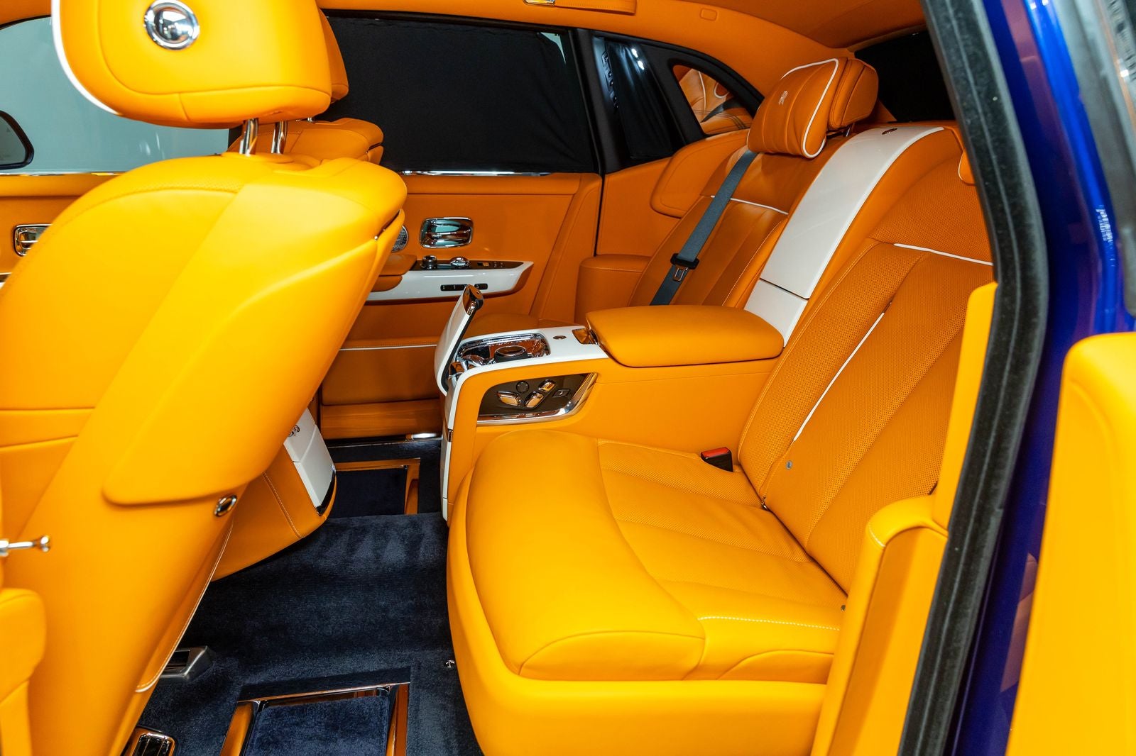 2023 Rolls-Royce Phantom Sedan