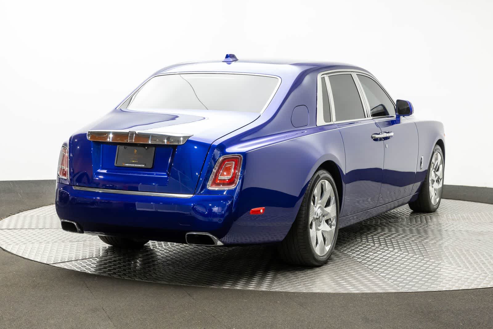 2023 Rolls-Royce Phantom Sedan