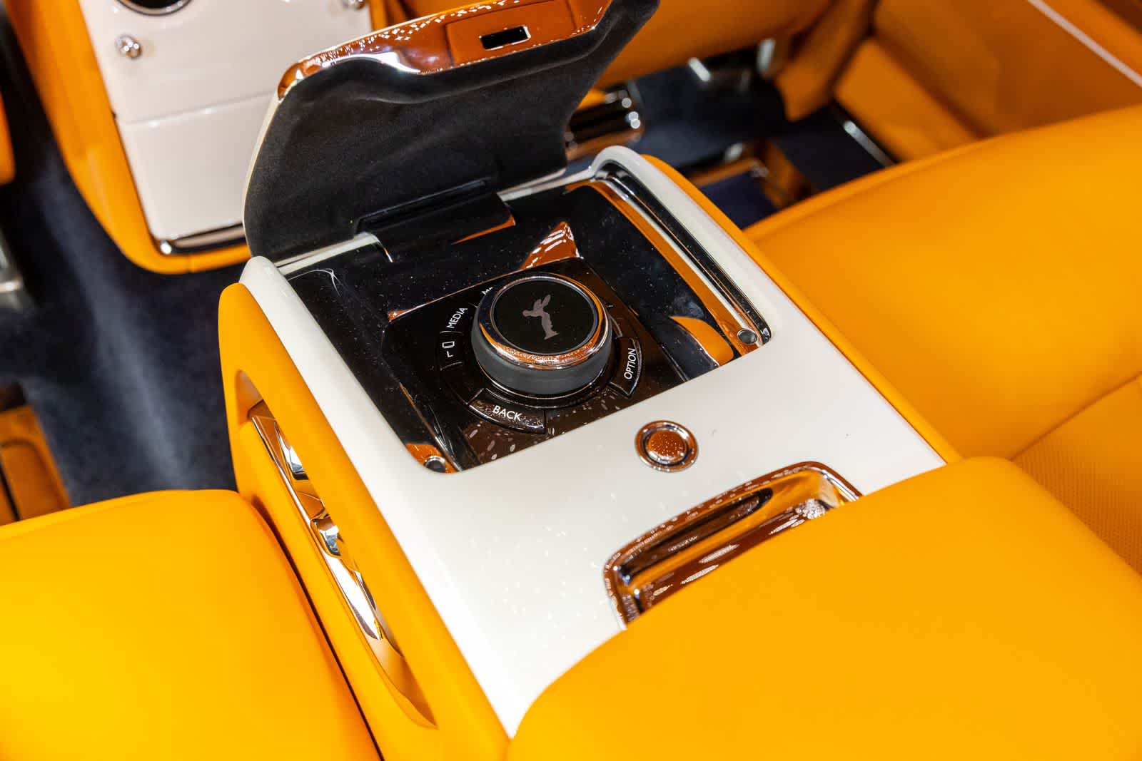 2023 Rolls-Royce Phantom Sedan