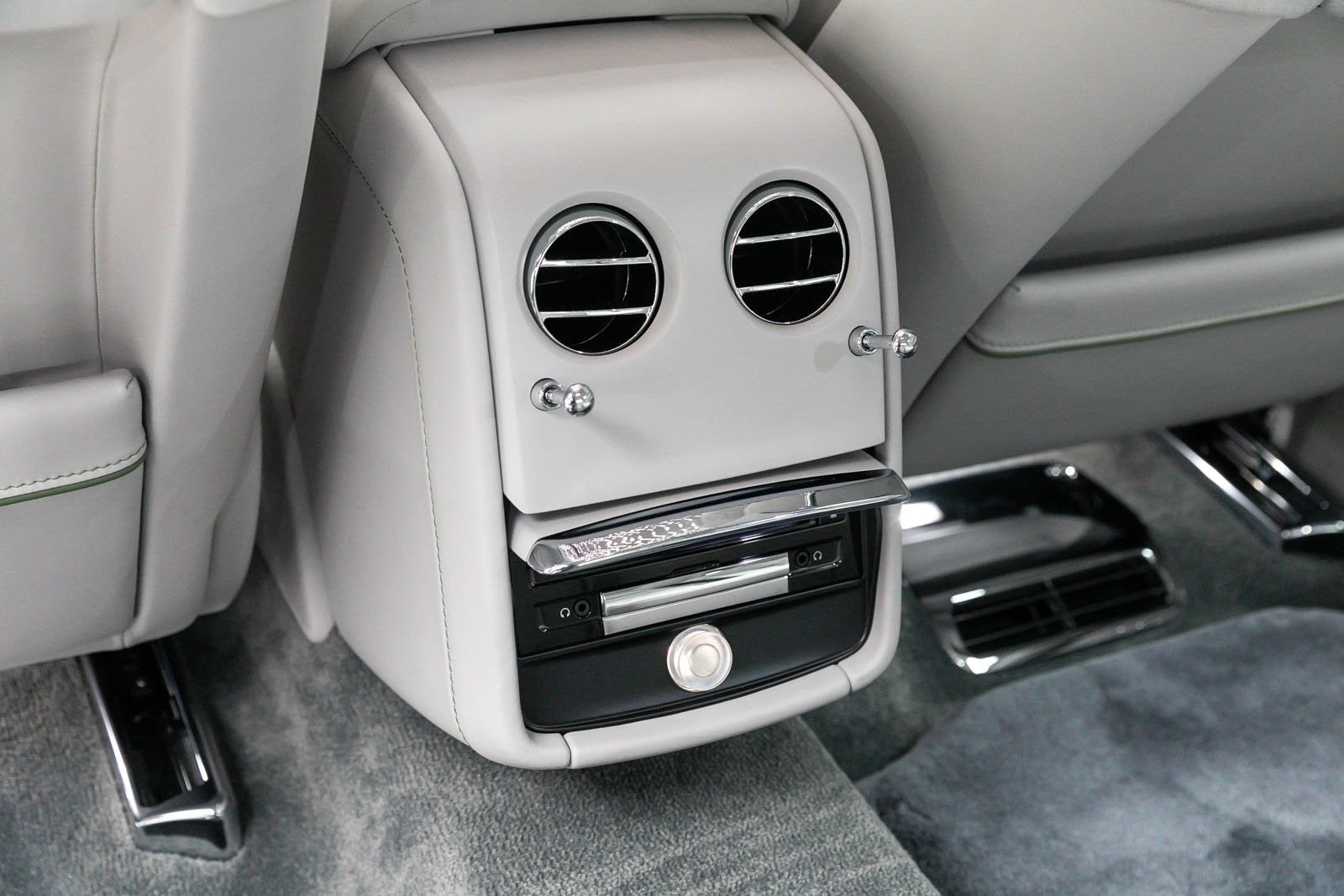 2024 Rolls-Royce Phantom Plantino