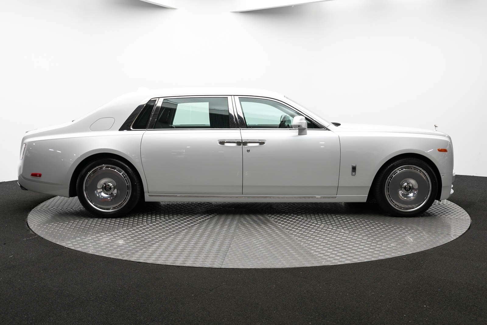 2024 Rolls-Royce Phantom Plantino