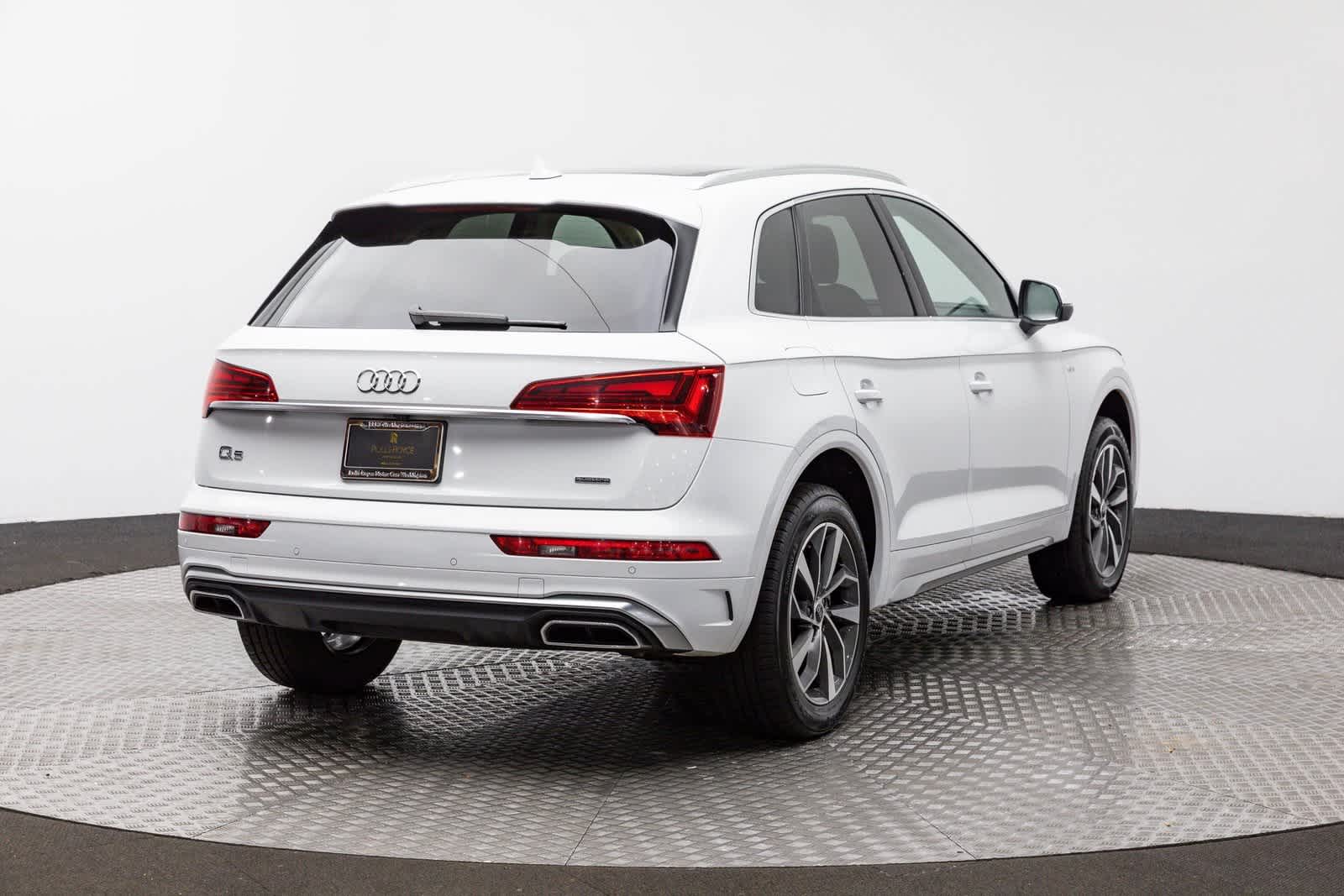 2024 Audi Q5 S line Premium Plus