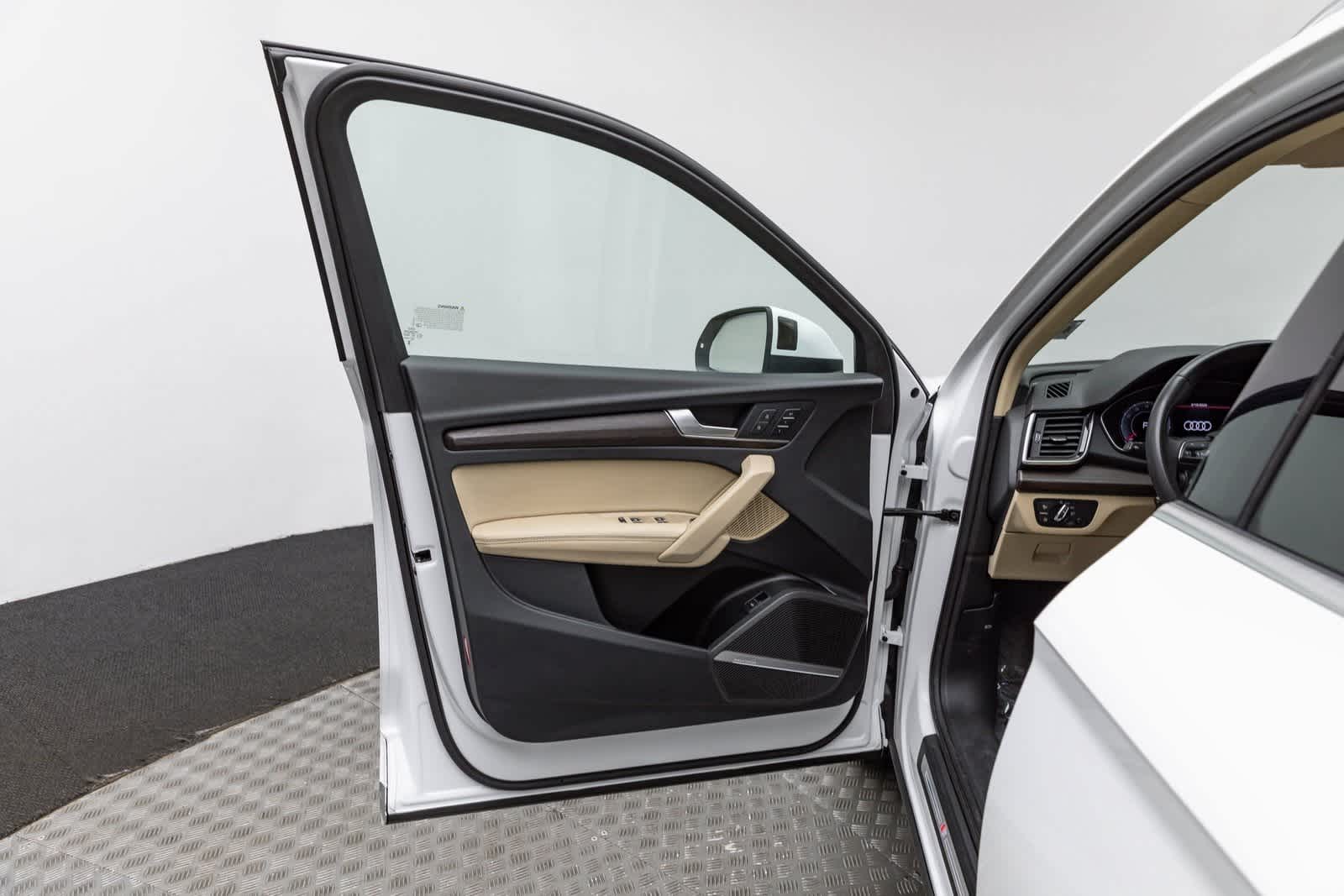 2024 Audi Q5 S line Premium Plus