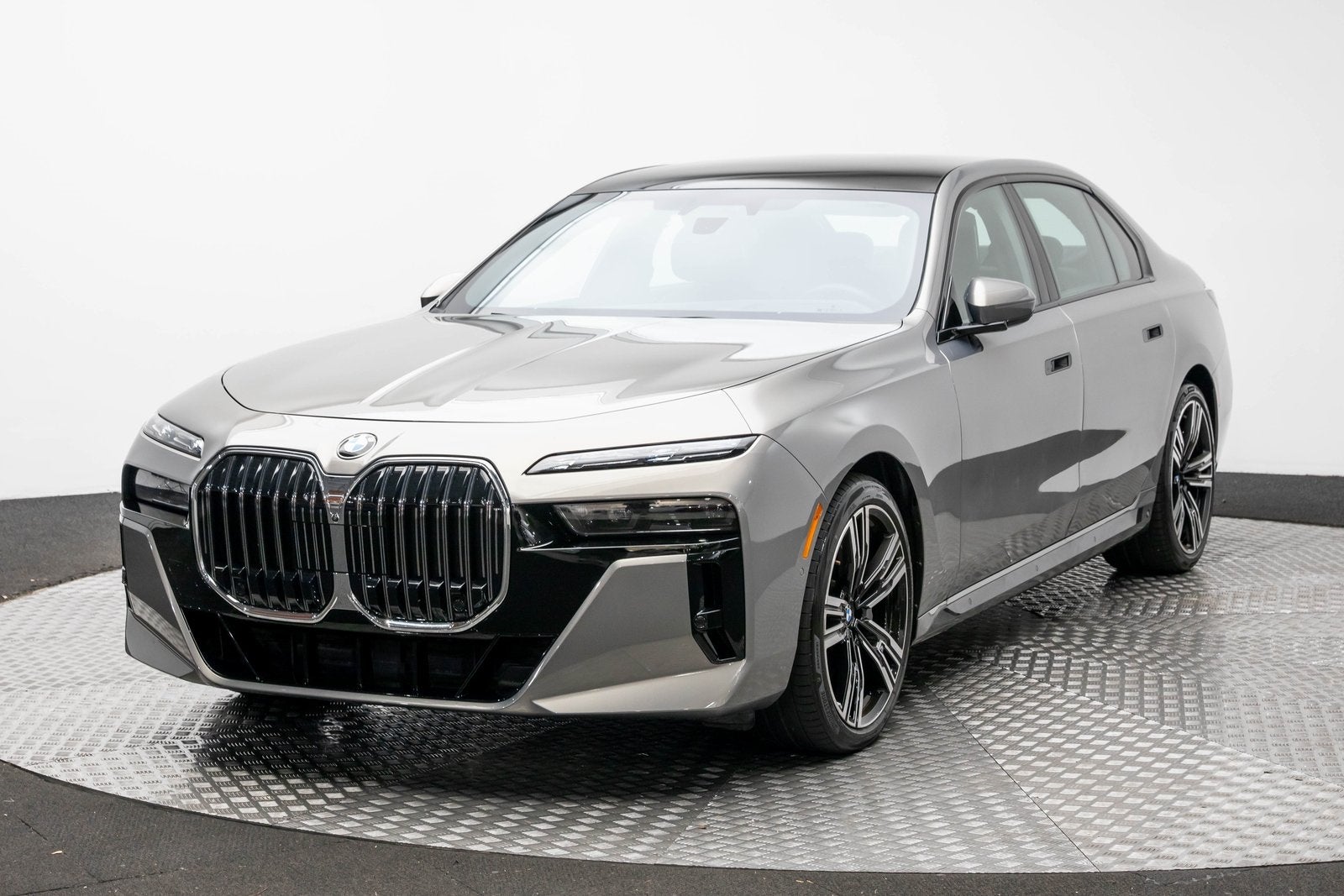 2024 BMW 7 Series 760i xDrive